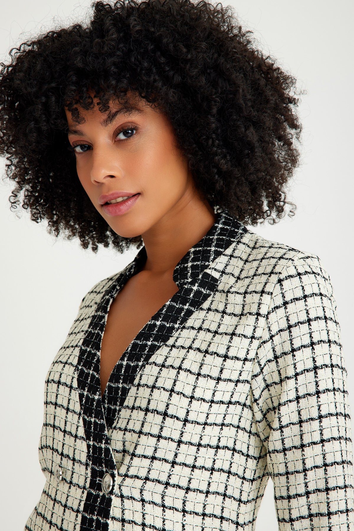 Beyaz Siyah Ekose Yandan Cepli Kruvaze Elbise