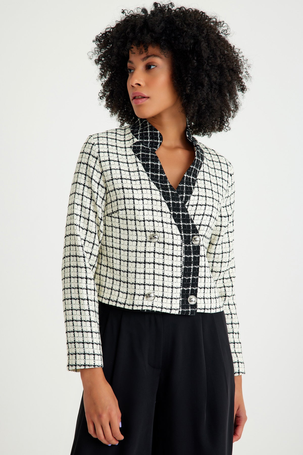 Beyaz Siyah Ekoseli Kısa Kadın Ceket
