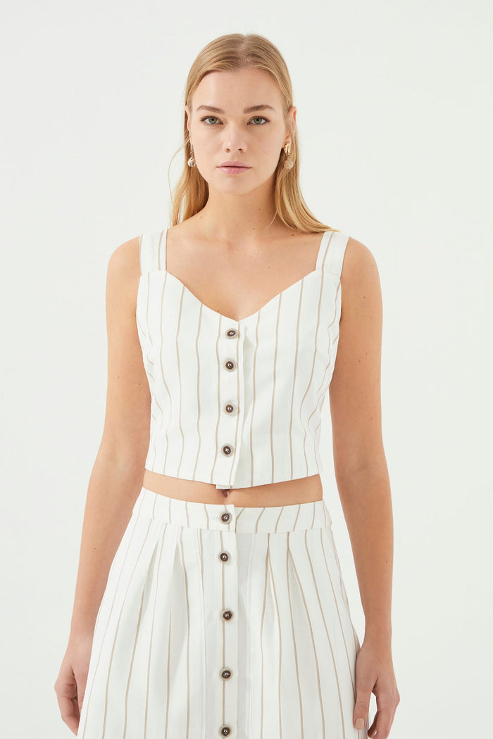 Bej Çizgili Düğmeli V Yaka Askılı Beyaz Crop Top
