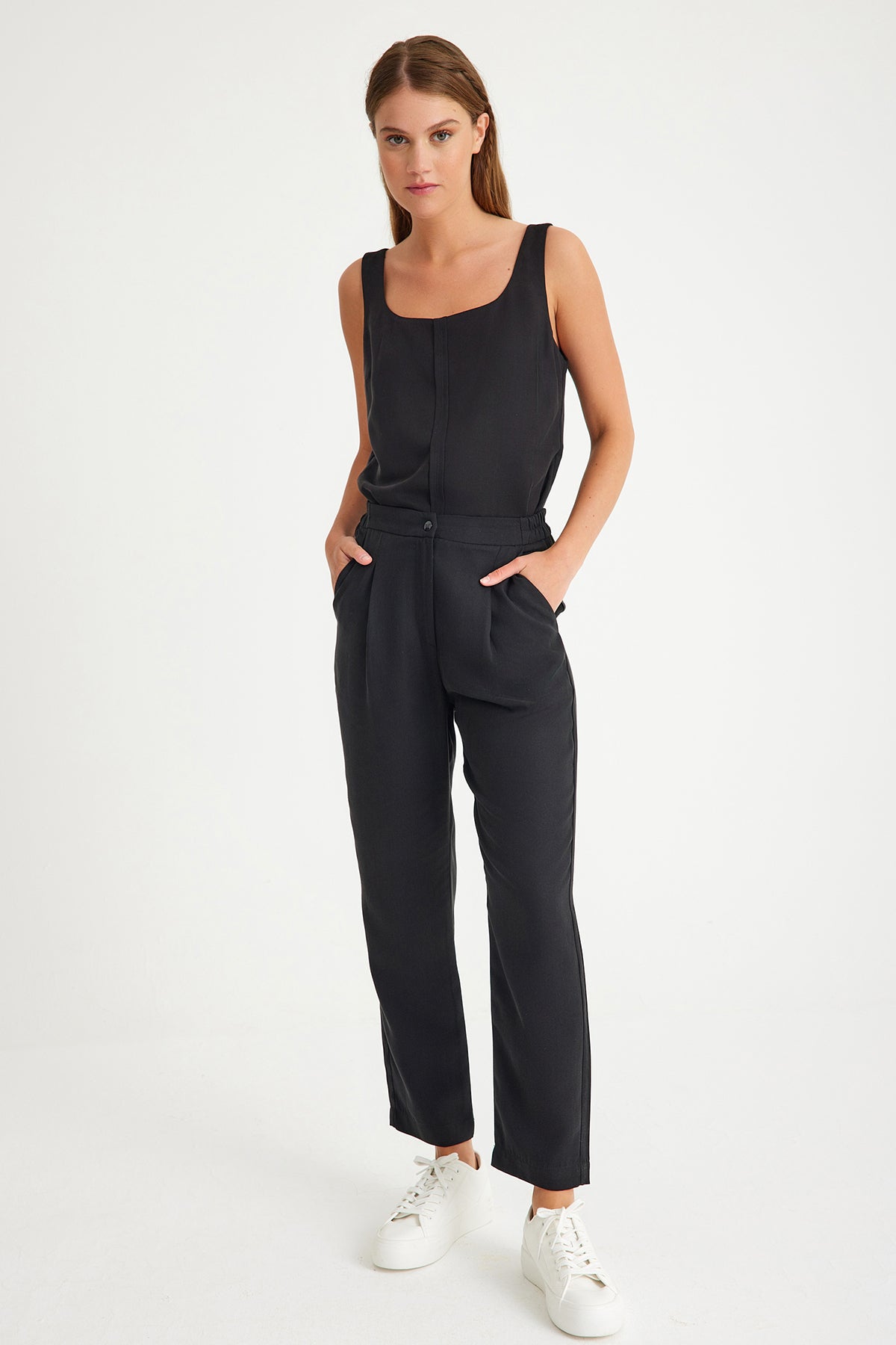 Black Women's Carrot Trousers