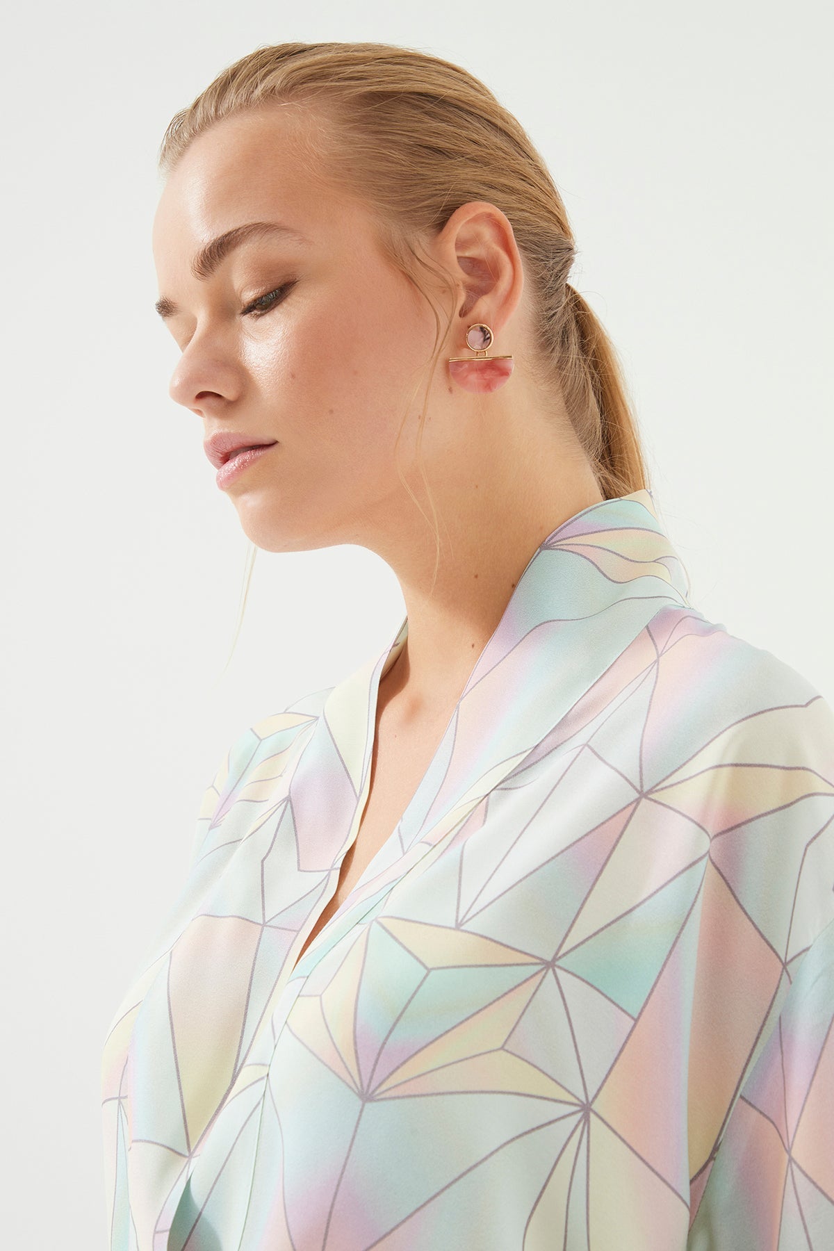 Geometrik Desenli Kuşaklı Kısa Kadın Kimono