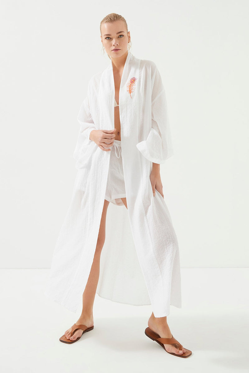 Beyaz Nakış Detay Şal Yaka Kuşaklı Maxi Kadın Kimono