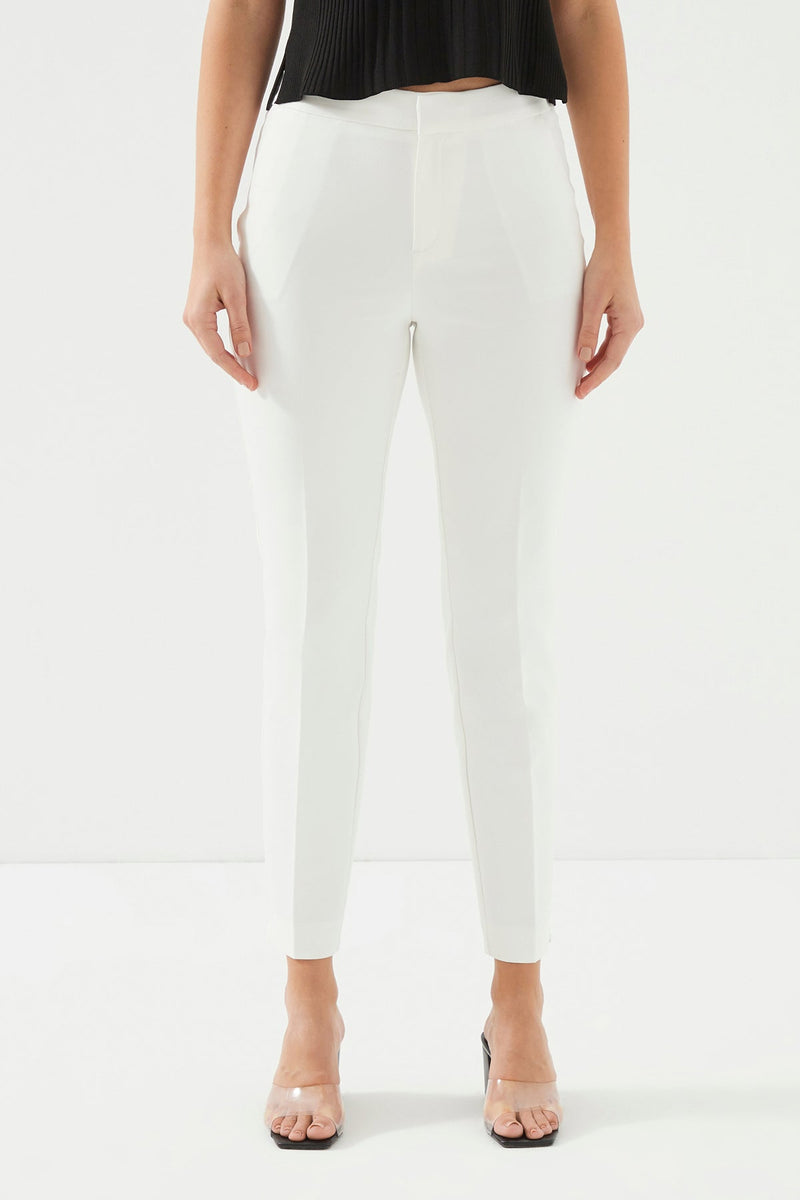 Beyaz Beli Lastikli Dar Kısa Paça Kadın Pantolon