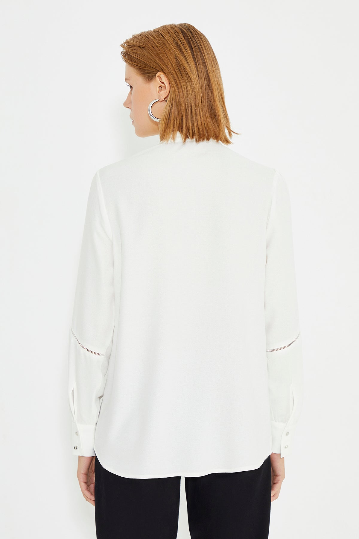 Beyaz Uzun Kollu Nakış Şeritli Gömlek
