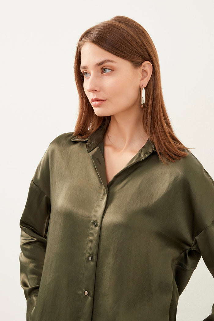 Yeşil Saten Görünümlü Uzun Kol Oversize Kadın Gömlek
